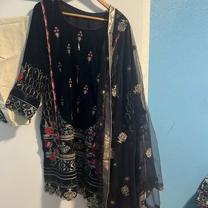 Pakistani navy blue velvet dress 3 piece size M (Eid)